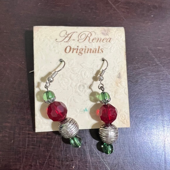 A-Renea Originals Beaded Dangle Drop Earrings Red Silver Green Tone Holidays - Picture 1 of 9
